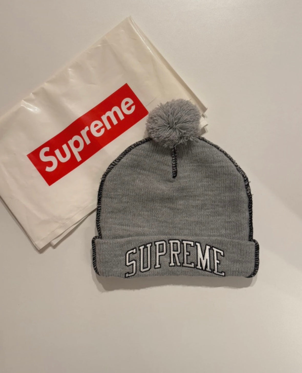 Supreme Contrast Stitch beanie