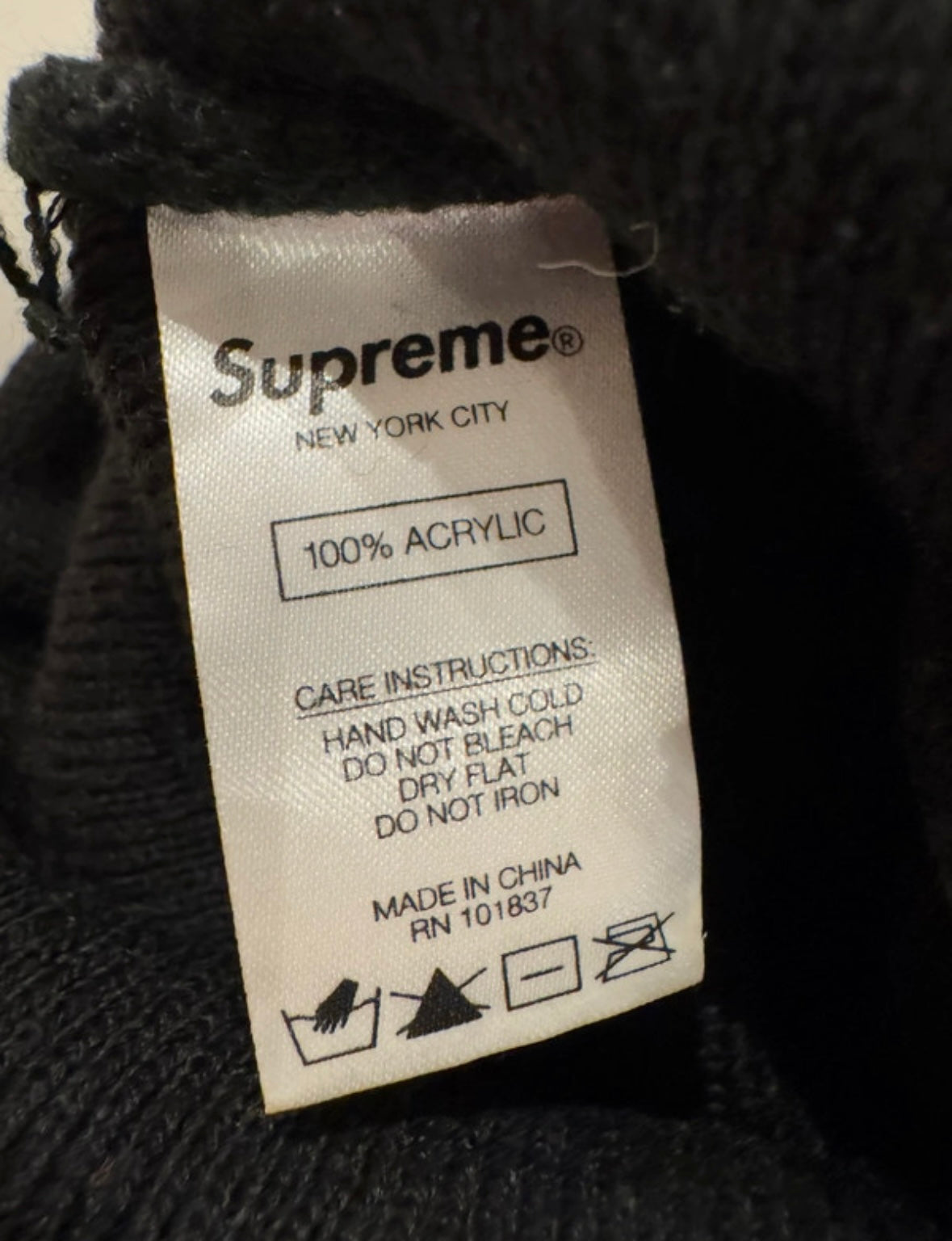 Supreme Outline beanie