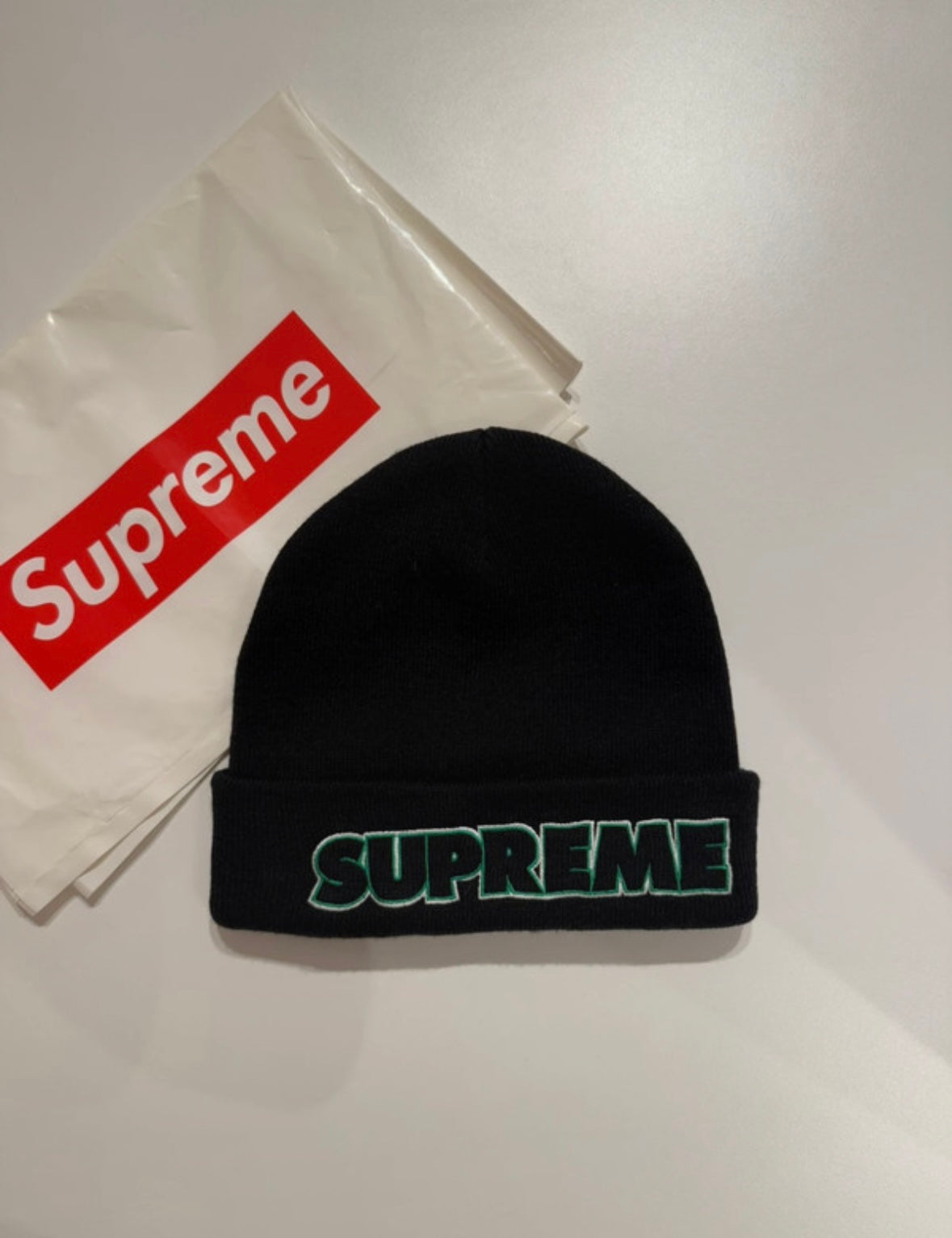 Supreme Outline beanie