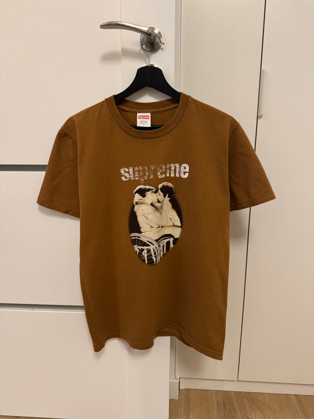 Supreme Kiss tee