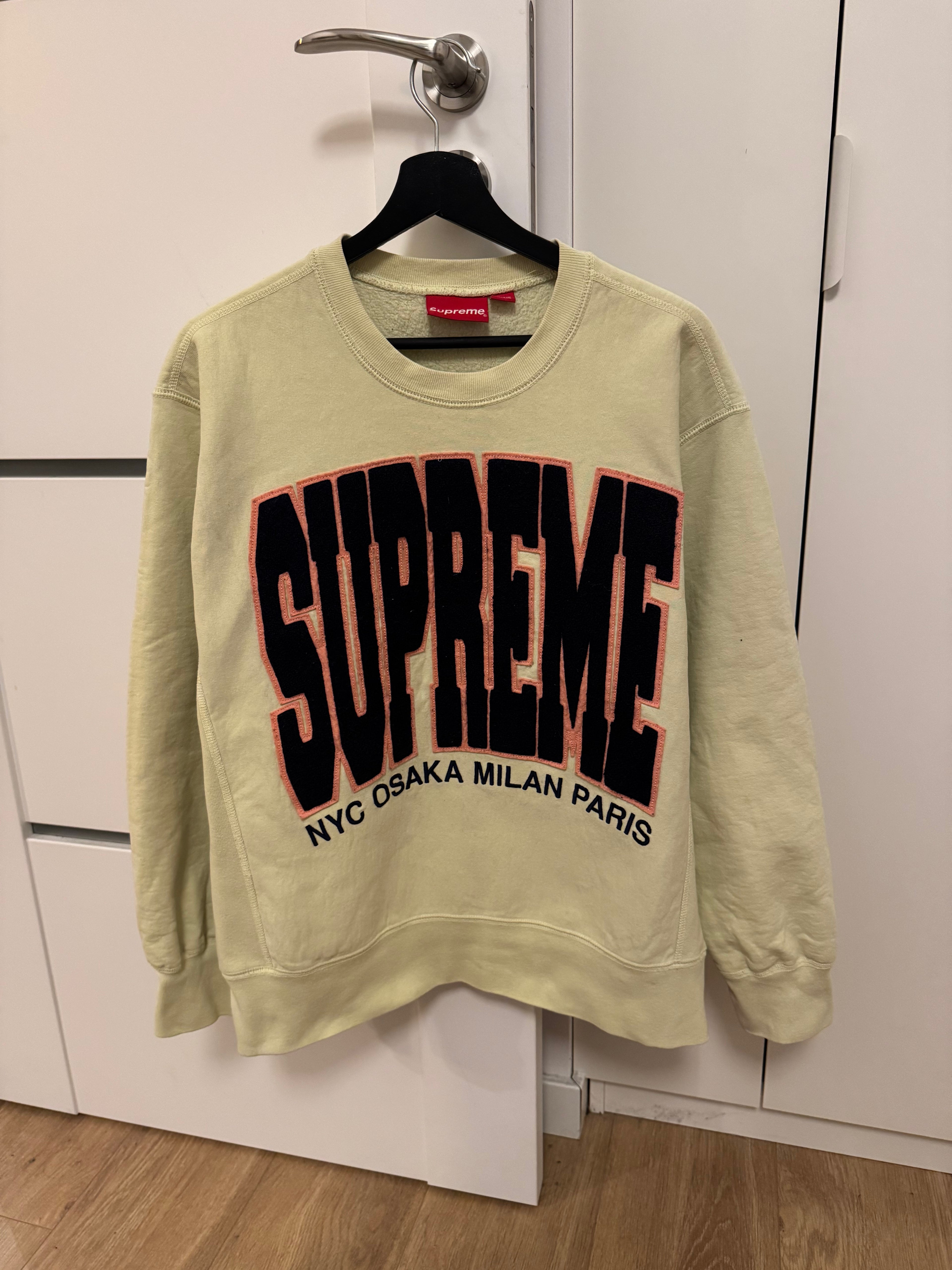 Supreme Cities Arc crewneck